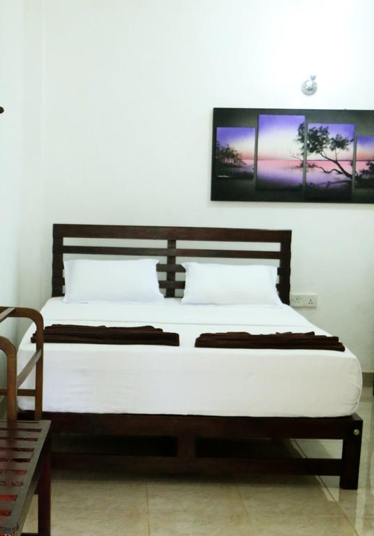 Hotel T&T Anuradhapura Buitenkant foto
