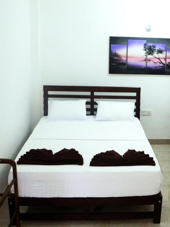Hotel T&T Anuradhapura Buitenkant foto