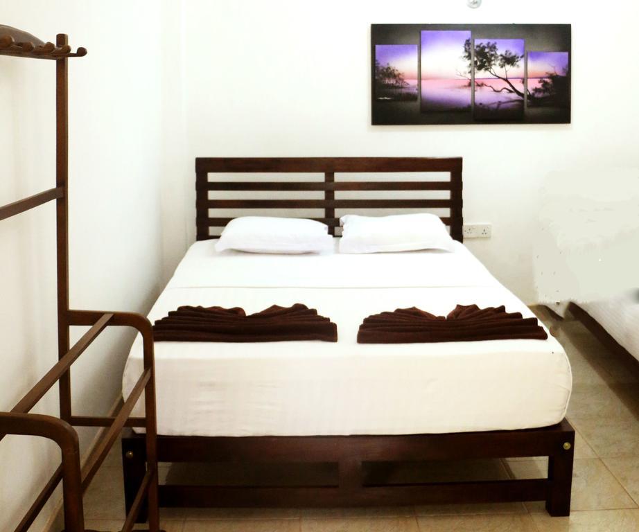 Hotel T&T Anuradhapura Buitenkant foto