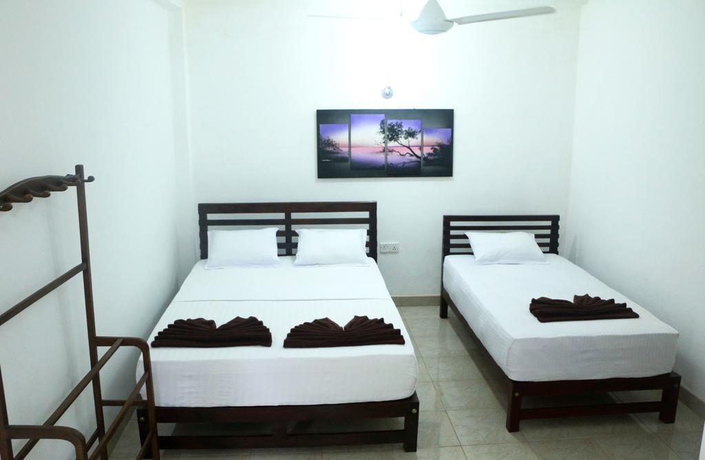 Hotel T&T Anuradhapura Buitenkant foto