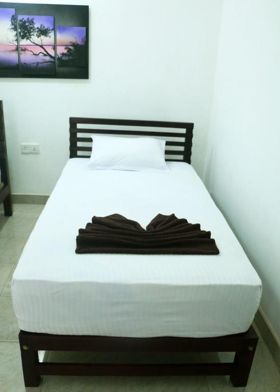 Hotel T&T Anuradhapura Buitenkant foto